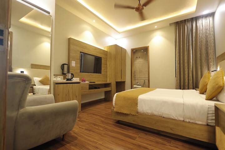 Room 12 of 52