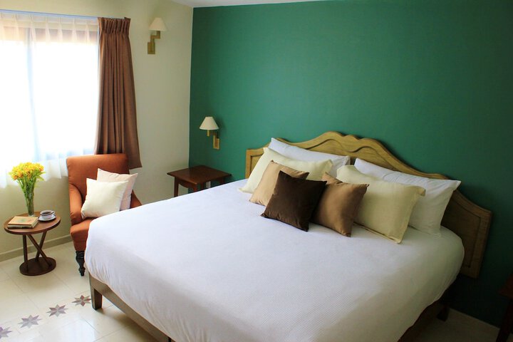 Room 8 of 131