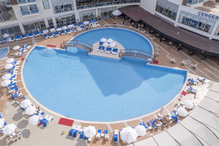 Pool 51 of 172