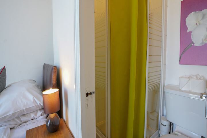 Room 89 of 111