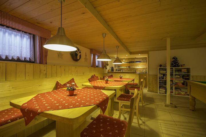 Room 43 of 61