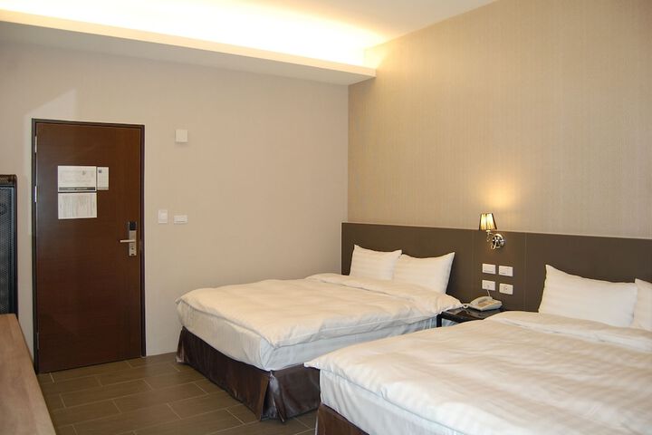 Room 4 of 6