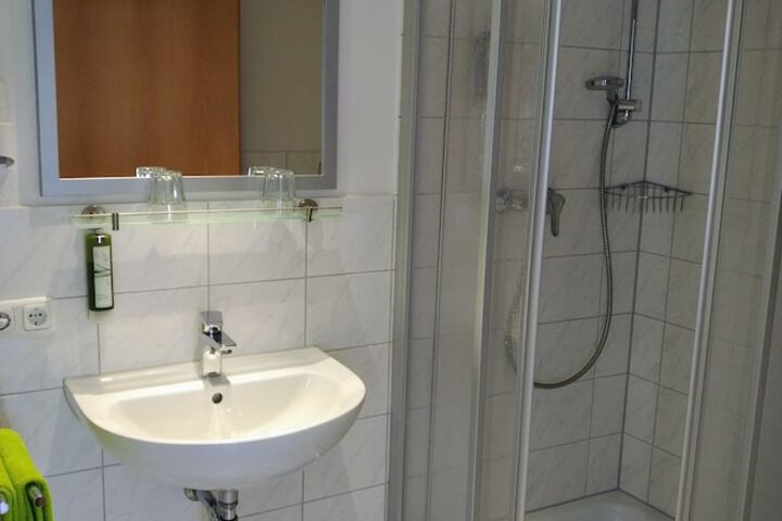 Room 16 of 21