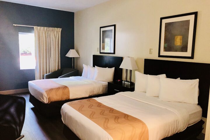 2 Double Beds Hearing Accessible Room (10 of 12)