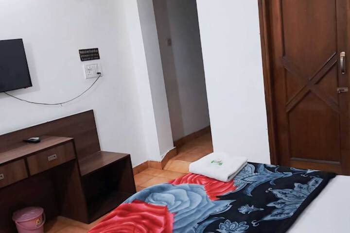 Room 6 of 23