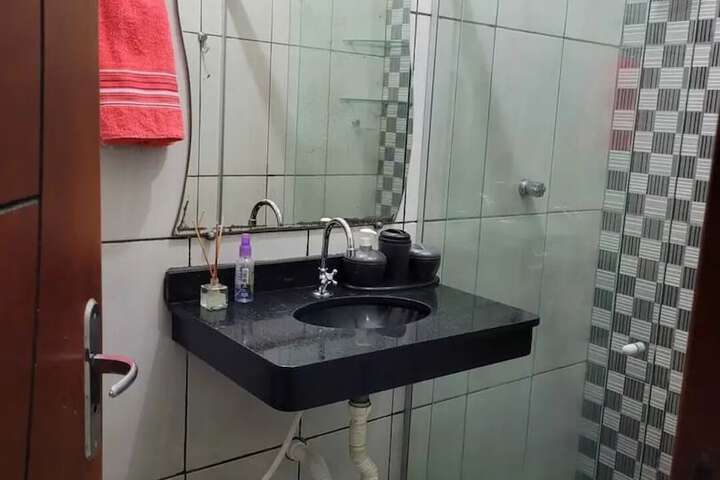 Room 10 of 12