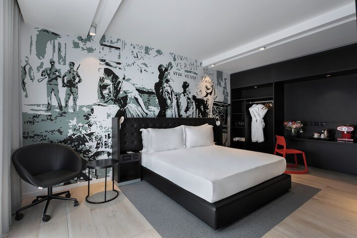 Room 29 of 127