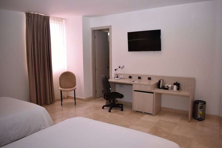 Room 17 of 105
