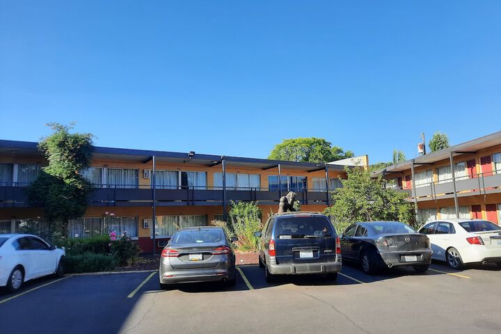 Hotel 8 of 9