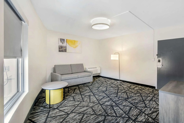 hotel_rooms