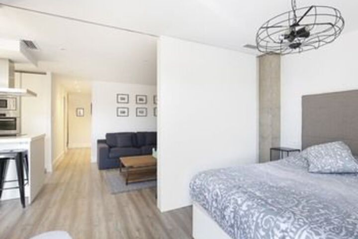 Room 11 of 14