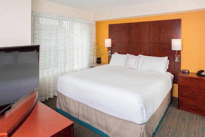 Room 4 of 27