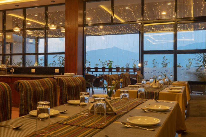Dining 55 of 73