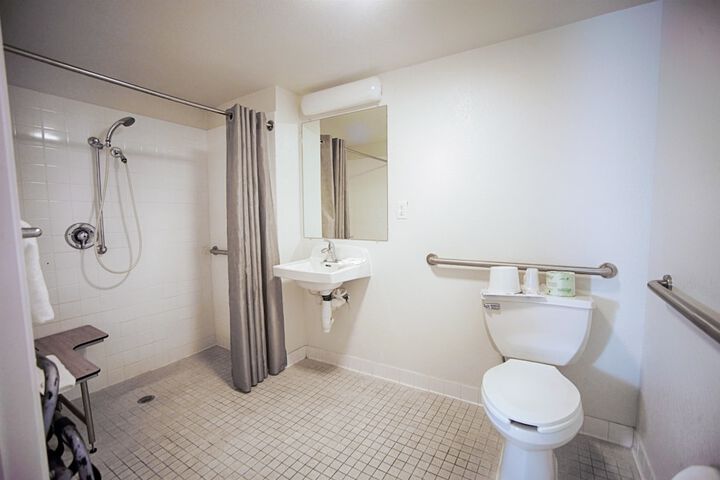 2 Double Beds (18 of 21)