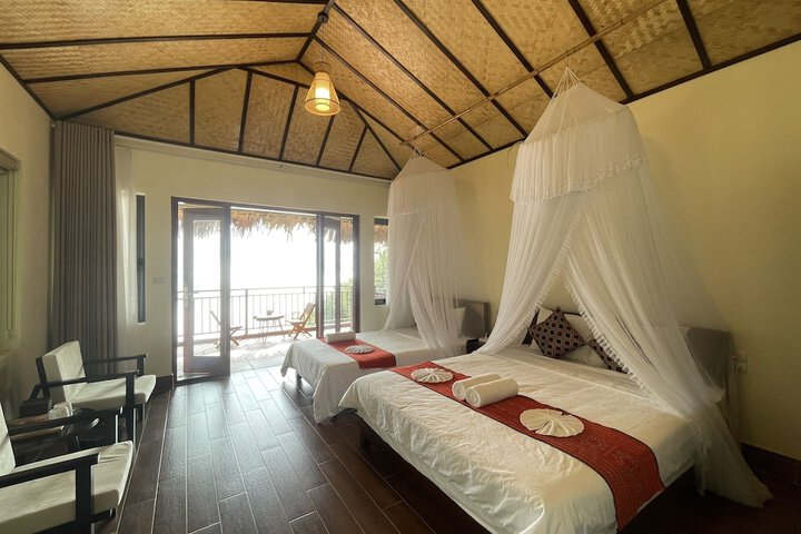 Room 3 of 53