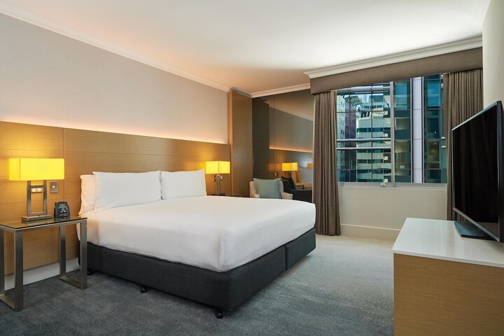 Room 16 of 106