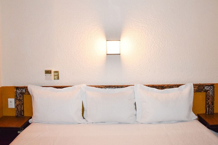 Room 25 of 57