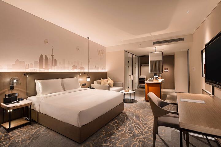 Room 8 of 36