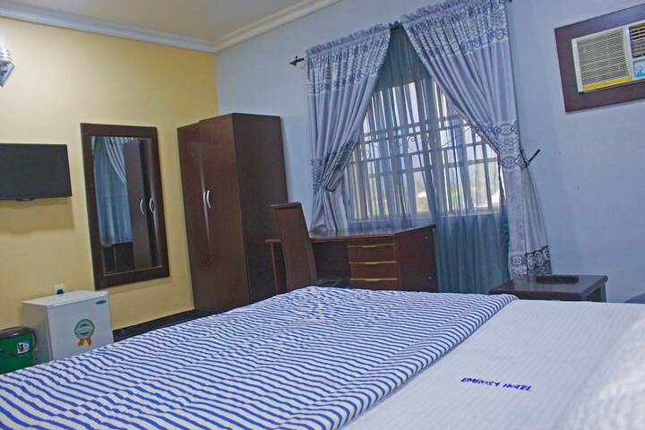 Room 38 of 68
