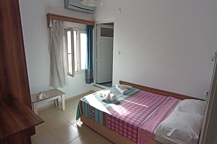 Room 2 of 18