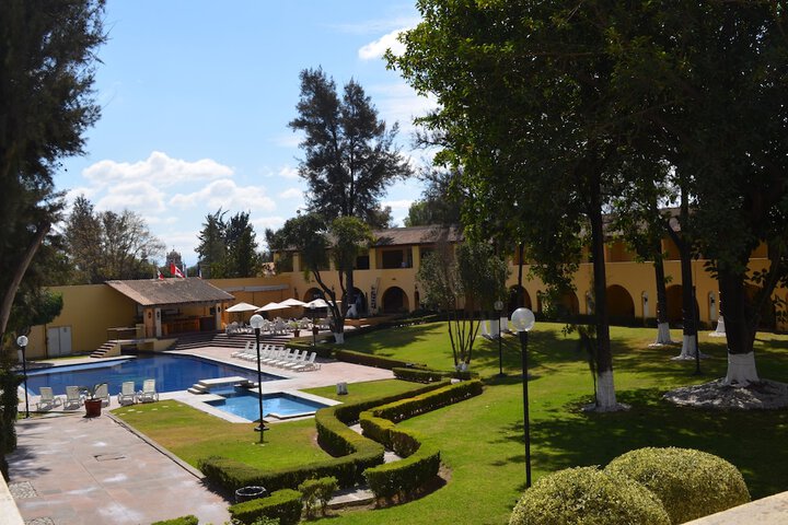 Hotel Pool