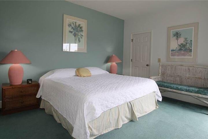 Room 2 of 18