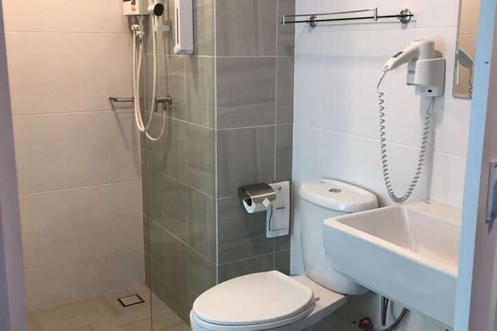 Room 6 of 34