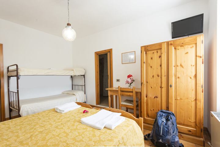 Room 13 of 68