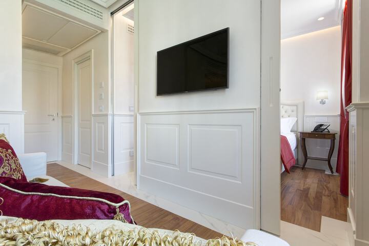 Room 47 of 83