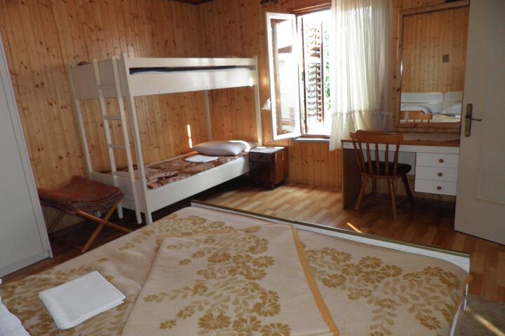 Room 7 of 74