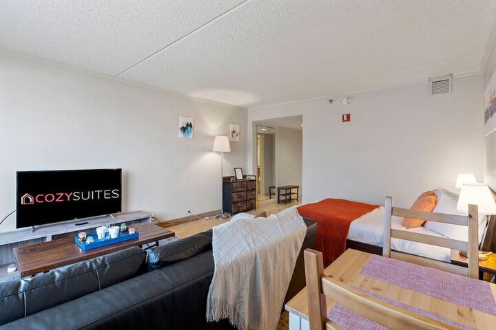 Room 11 of 80