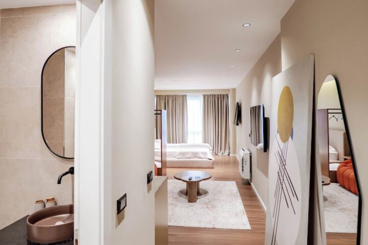 Room 3 of 132