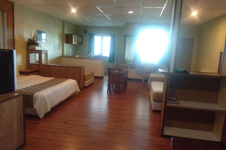 Room 11 of 42