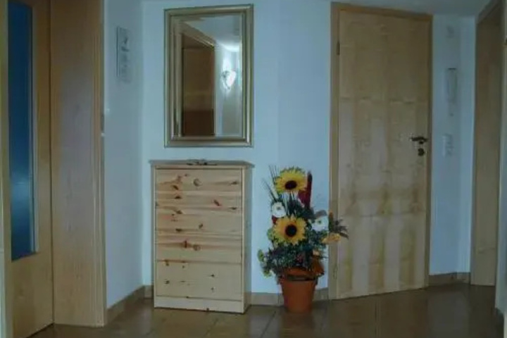 Room 3 of 8