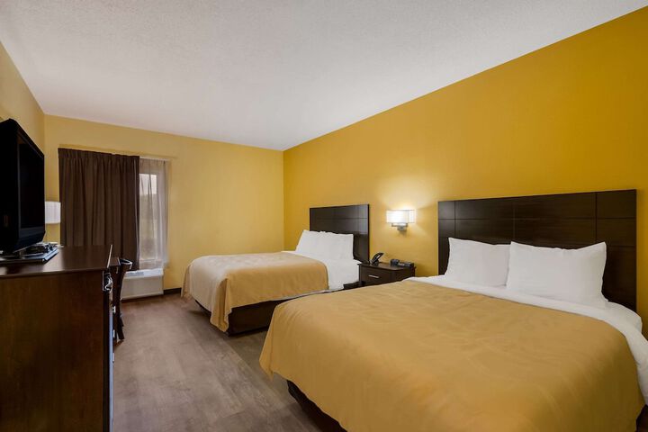 2 Queen Beds (9 of 9)