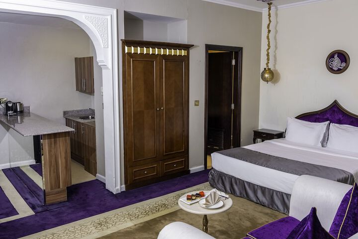 Room 16 of 120