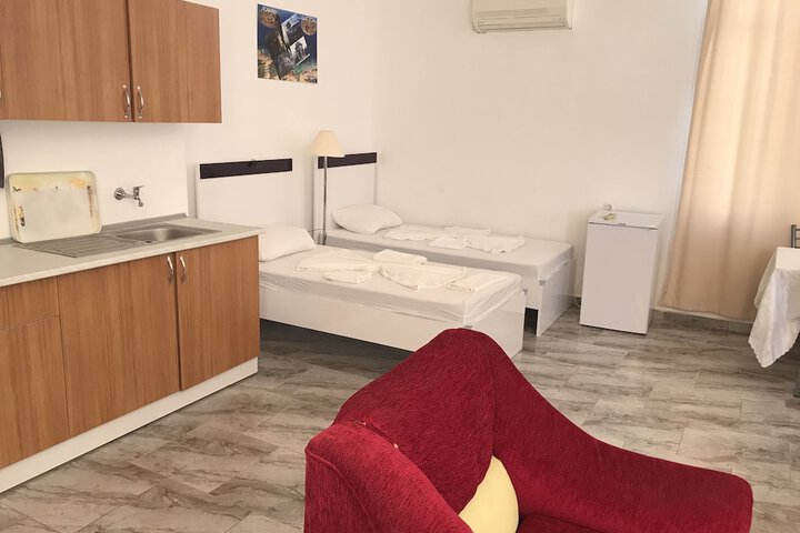 Room 12 of 37