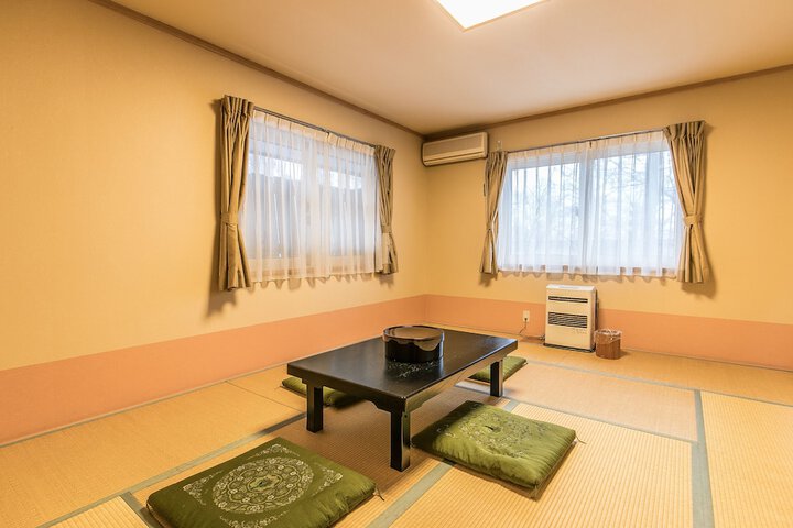 Room 12 of 61