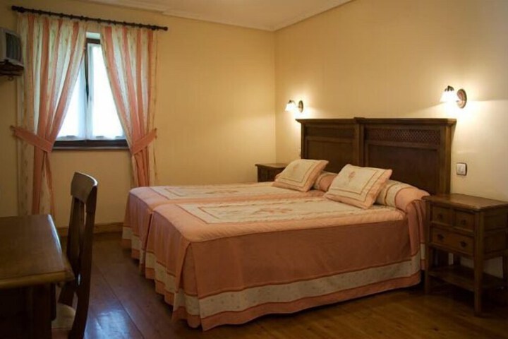 Room 5 of 49