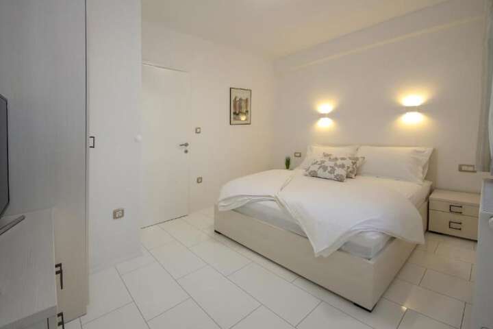 Room 7 of 41