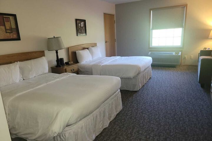 2 Double Beds (5 of 10)