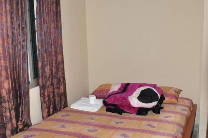 Room 6 of 34