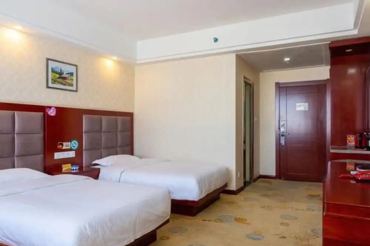 Room 5 of 11