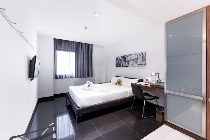 Room 30 of 114