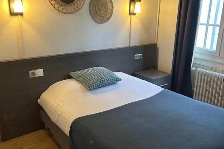 Room 10 of 20