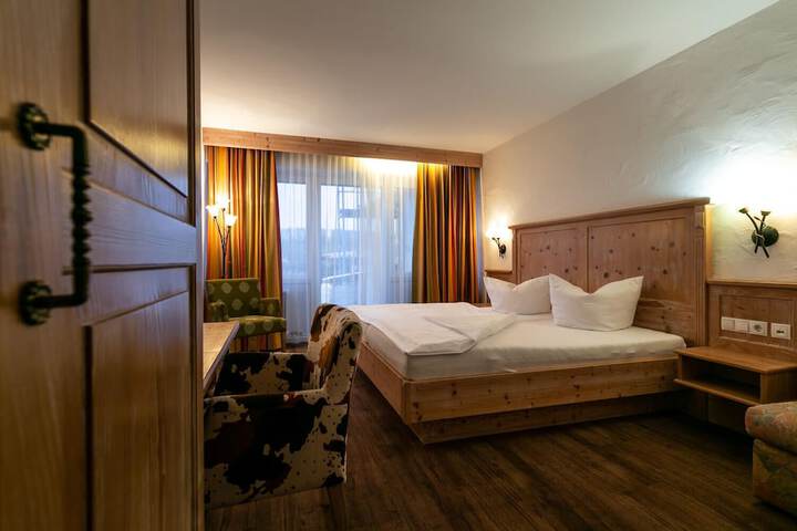 Room 9 of 19