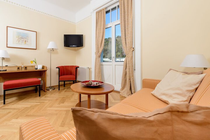 Room 15 of 50