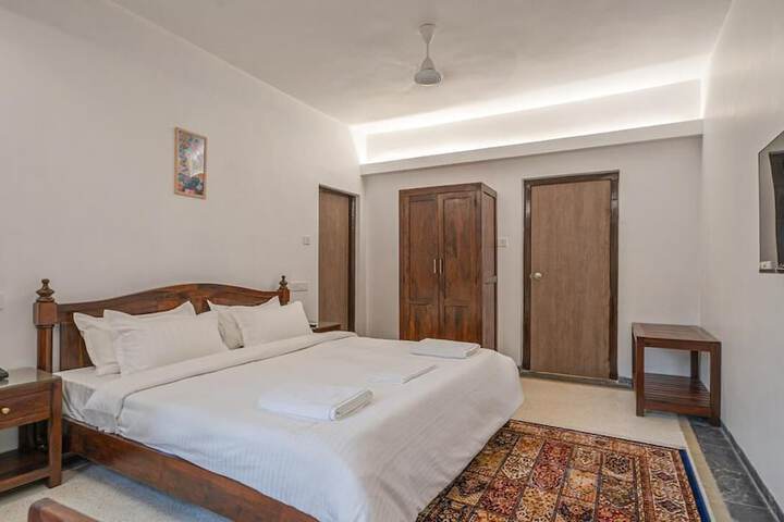 Room 8 of 37