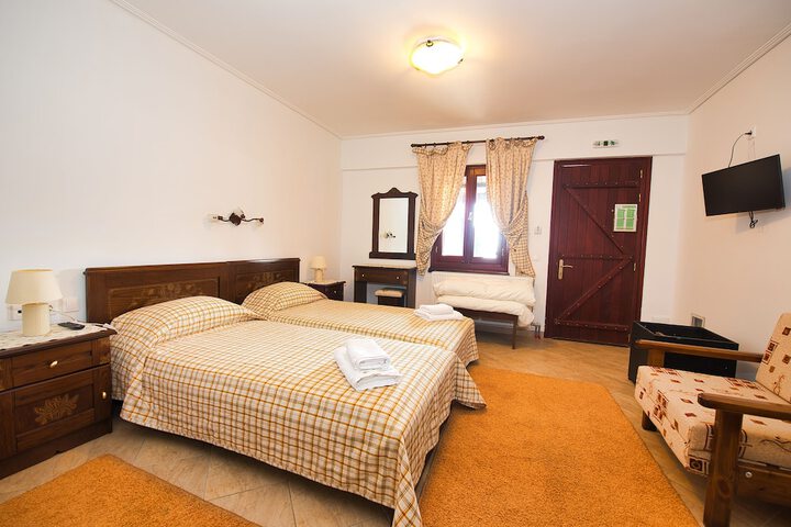 Room 12 of 49