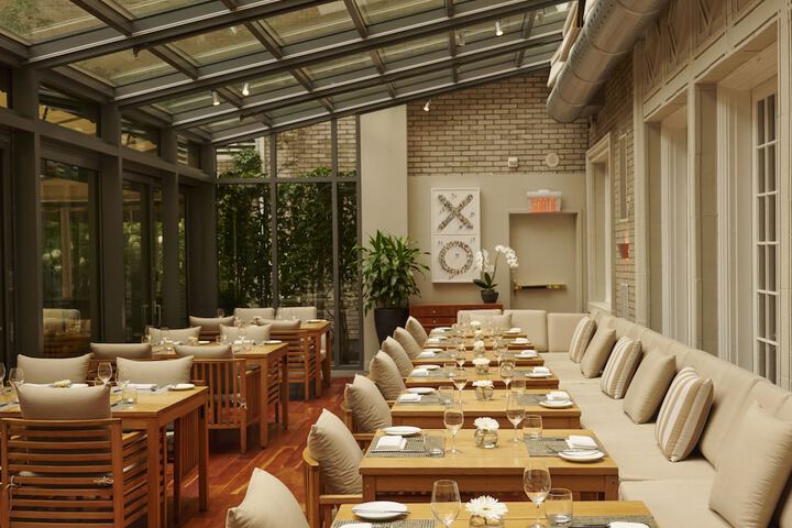 Dining 72 of 98